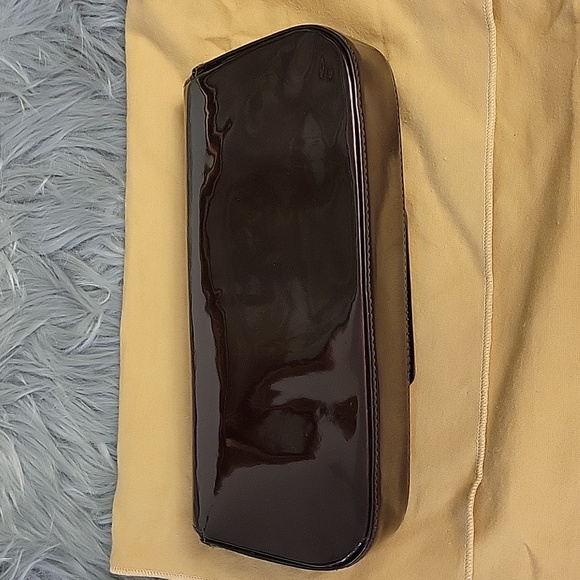 LOUIS VUITTON Sobe Wine red patent clutch bag - Picture 3 of 17